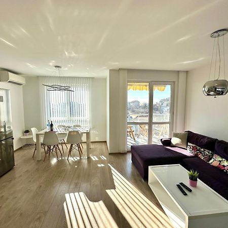 Briz Apartment; 2 Bdr; 6 Guests; Private Parking 瓦爾納 外观 照片