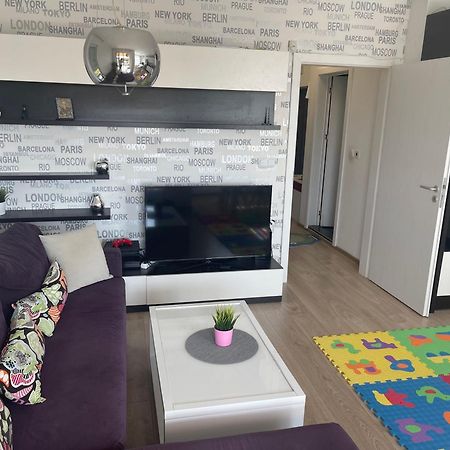 Briz Apartment; 2 Bdr; 6 Guests; Private Parking 瓦爾納 外观 照片