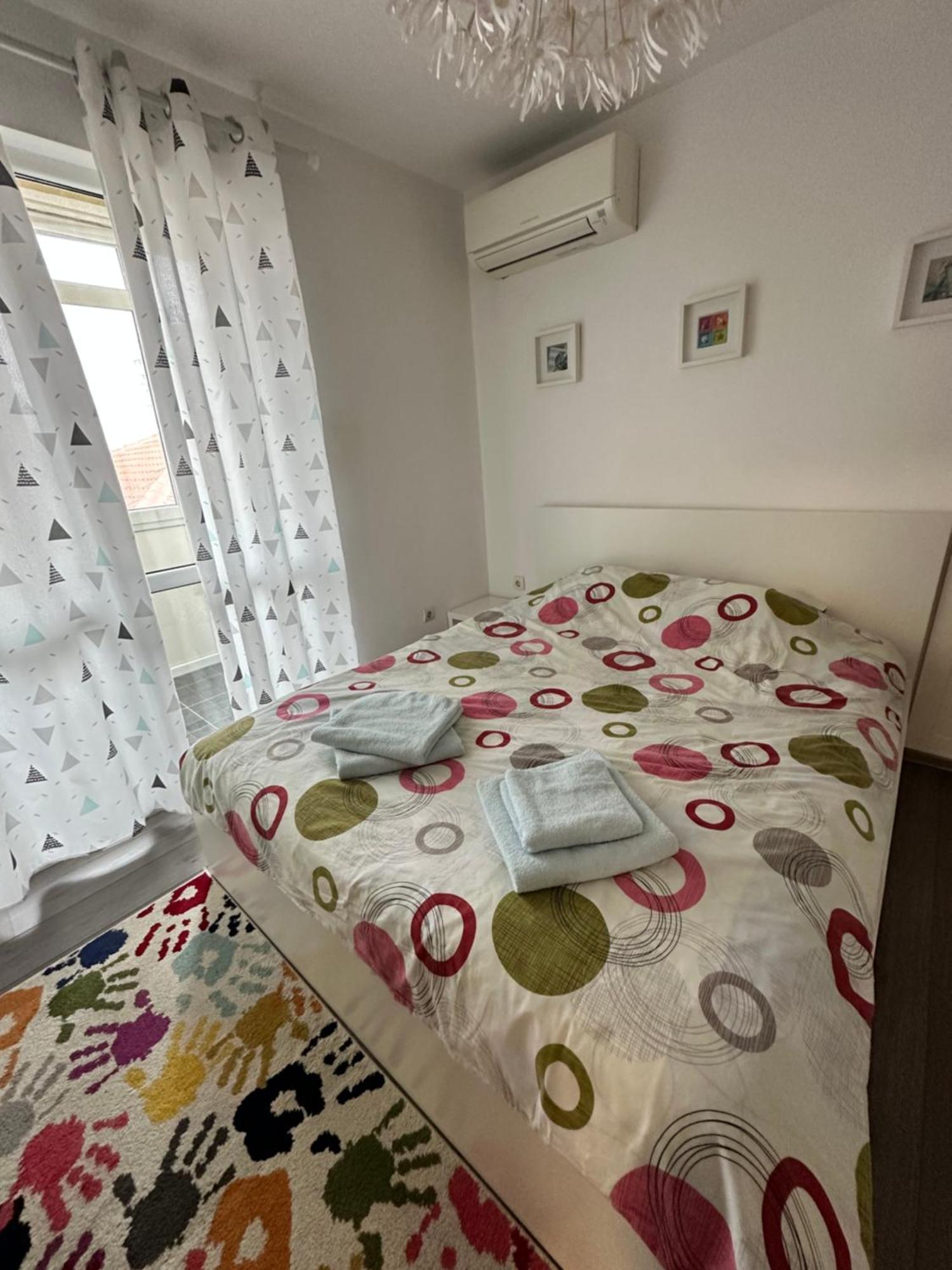 Briz Apartment; 2 Bdr; 6 Guests; Private Parking 瓦爾納 外观 照片